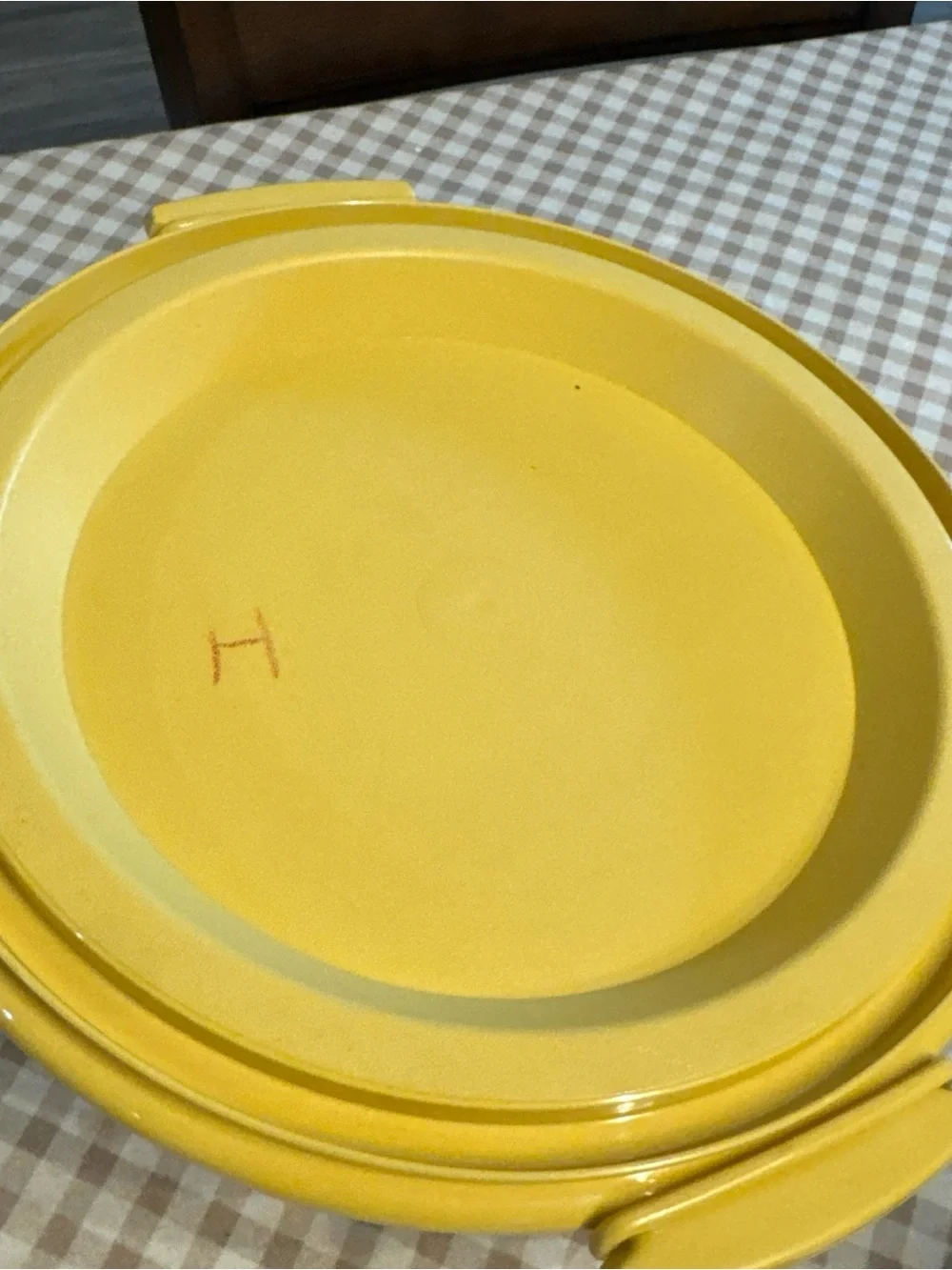 Yellow-Accent Plastic Cake Carrier with Handle